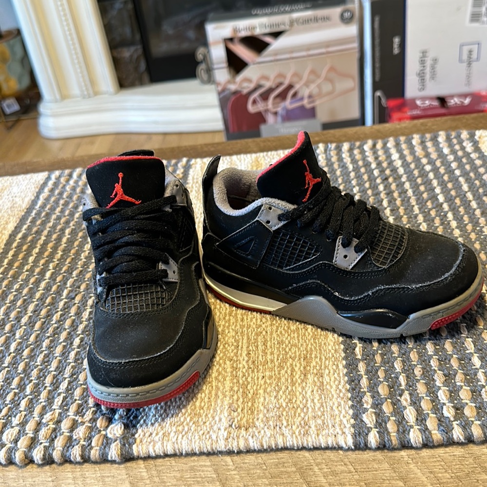 Air Jordan 4’s size 11 in kids